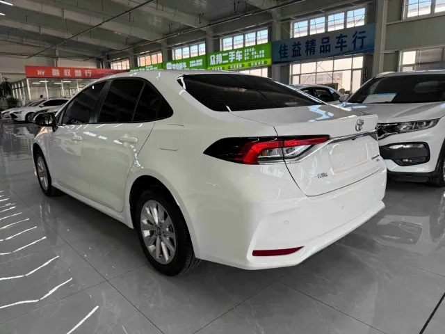 Toyota Corolla — Фото автомобиля 6