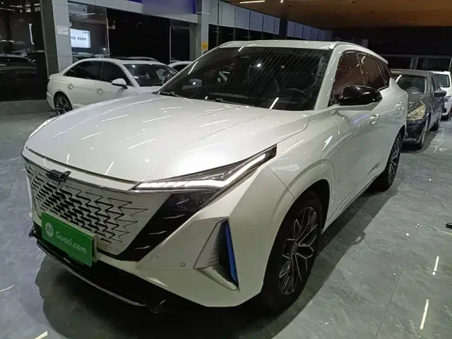 Фотография автомобиля — Changan Oshan Z6 EV