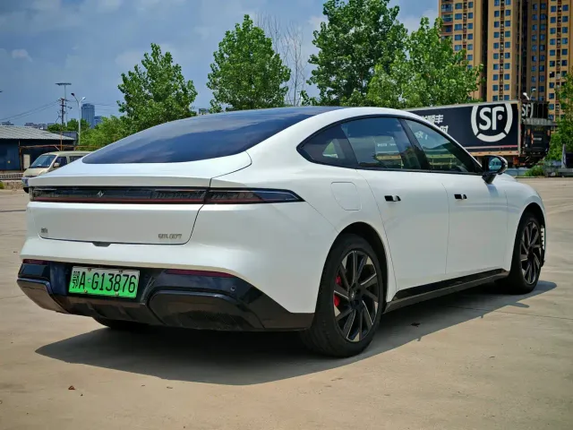 Dongfeng eπ 007 — Фото автомобиля 8