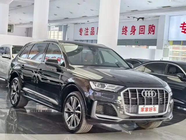 Audi Q7 — Фото автомобиля 4