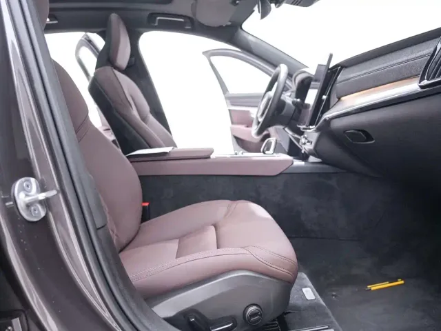 Volvo S90 — Фото автомобиля 25