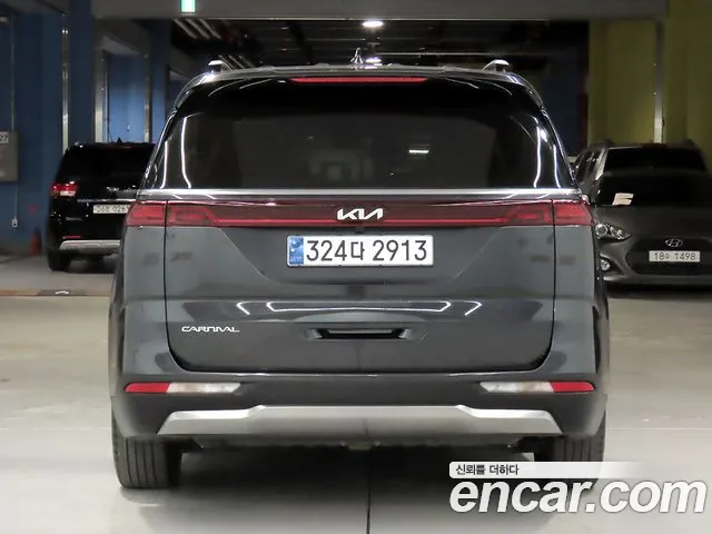 Kia Carnival Generation 4 — Фото автомобиля 3