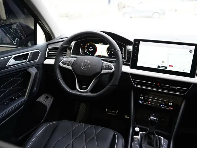 Volkswagen Tiguan L — Фото автомобиля 15