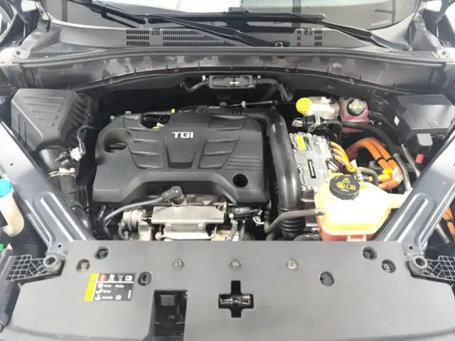 Roewe RX5 — Фото автомобиля 10