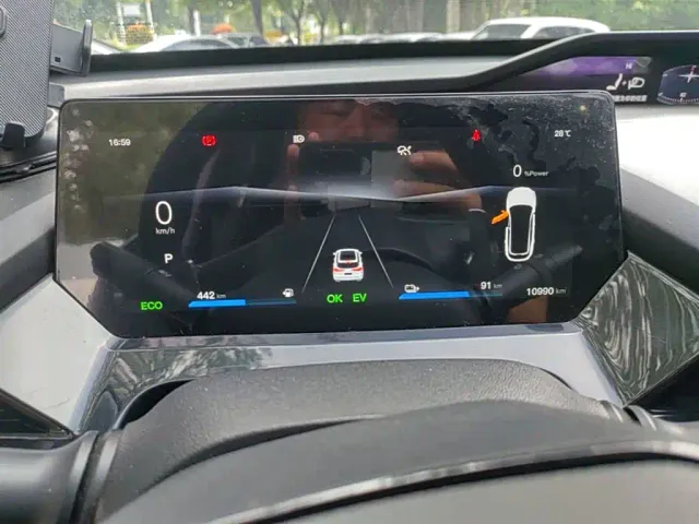 Changan Oshan Z6 EV — Фото автомобиля 11