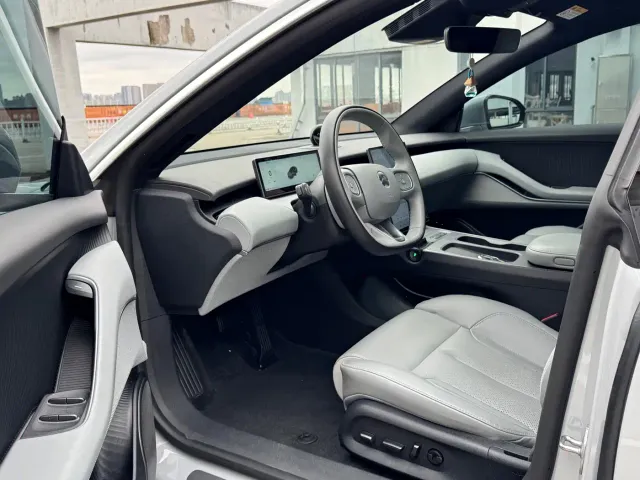 Nio ET5 — Фото автомобиля 4
