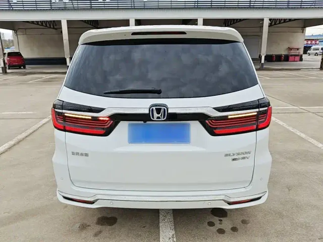 Honda Elysion — Фото автомобиля 5