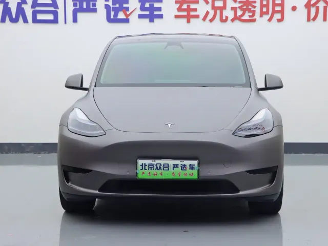 Tesla Model Y — Фото автомобиля 3