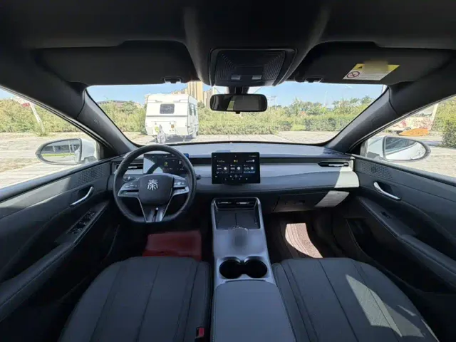 BYD Qin PLUS — Фото автомобиля 11