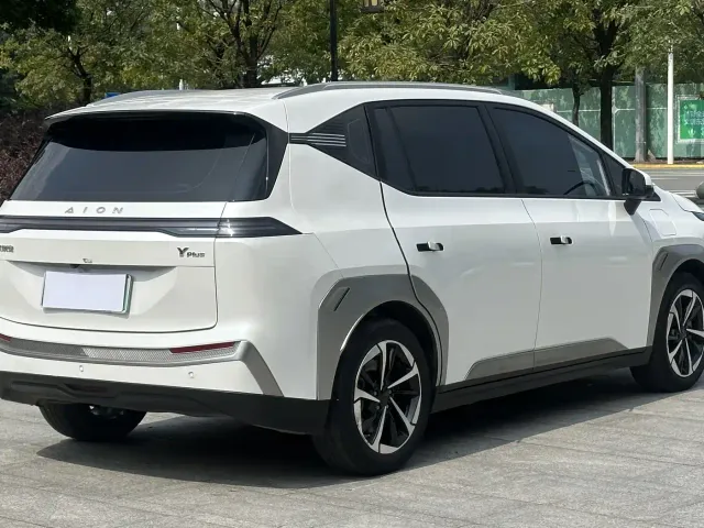 GAC Aion Y — Фото автомобиля 11