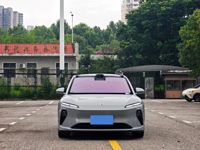 Nio ET5 Touring — Фото автомобиля 2