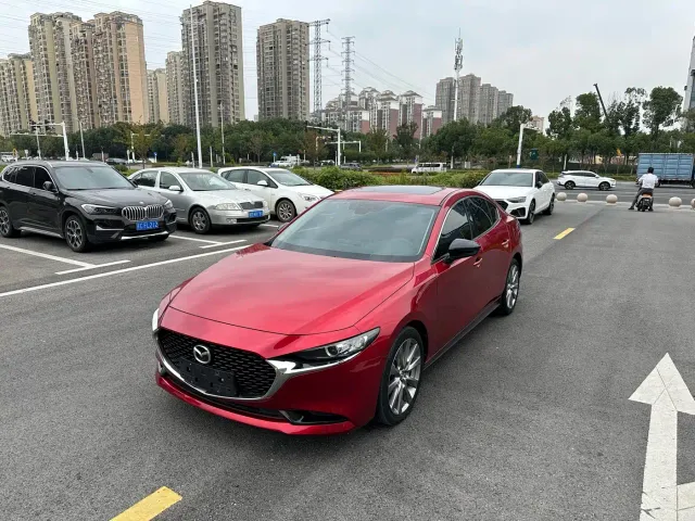 Фотография автомобиля — Mazda Axela