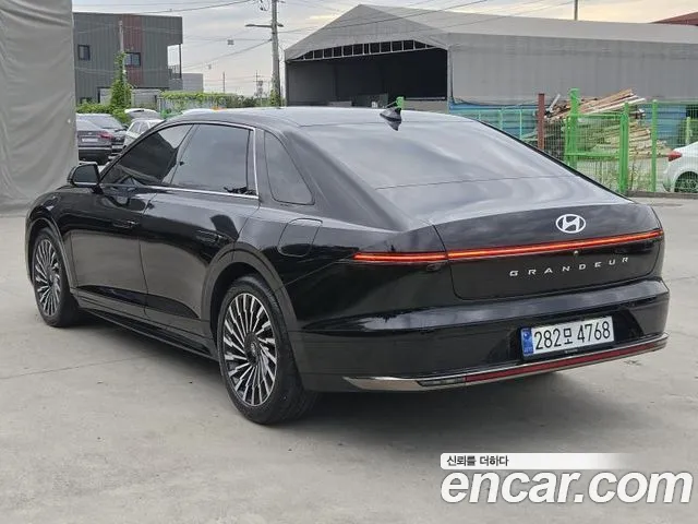 Hyundai Grandeur Grandeur (GN7) 2.5 Бензин 2WD — Фото автомобиля 3
