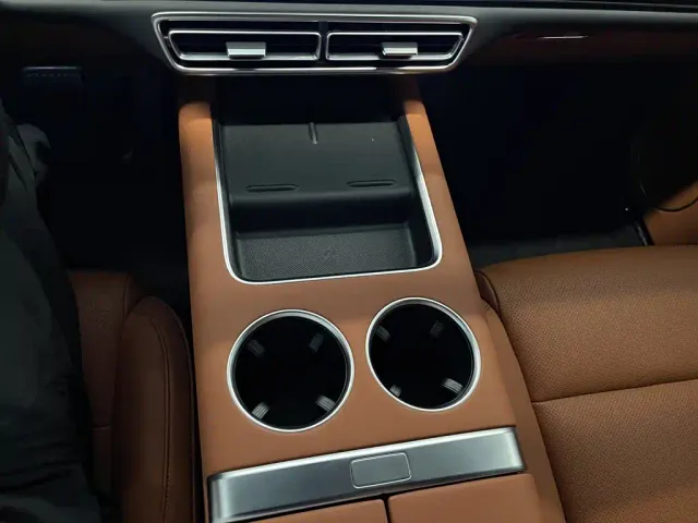 Li Auto L7 — Фото автомобиля 30