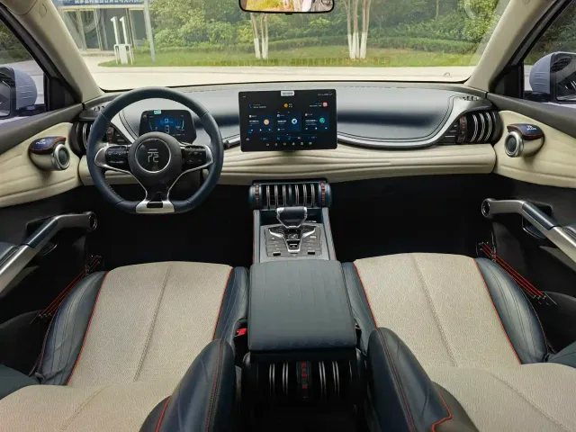 BYD Yuan PLUS — Фото автомобиля 11