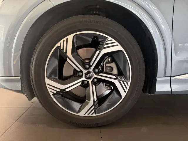 Audi Q4 e-tron — Фото автомобиля 15