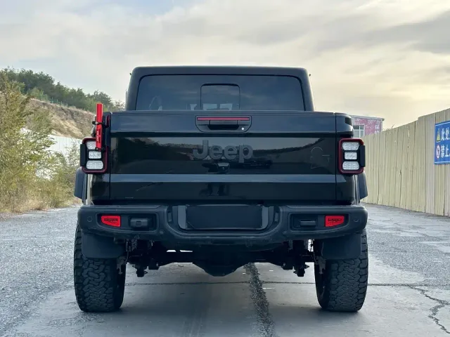 Jeep Gladiator — Фото автомобиля 8