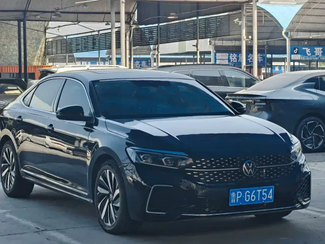 Volkswagen Passat — Фото автомобиля 3