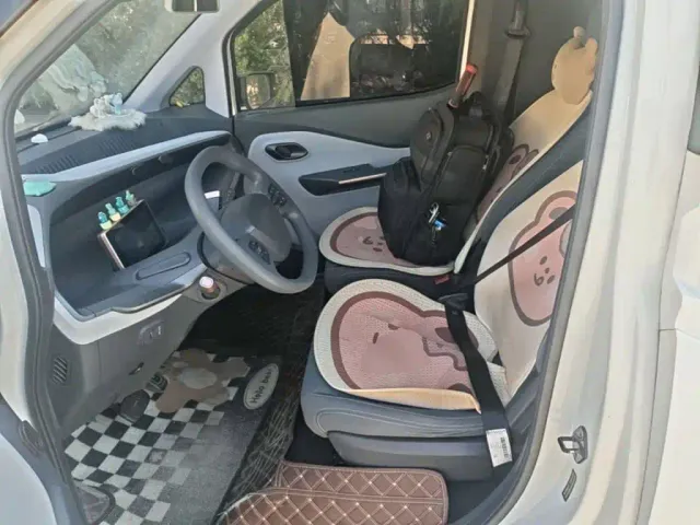 Wuling NanoEV — Фото автомобиля 14