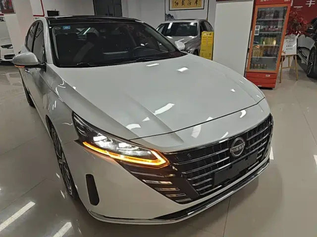 Nissan Teana — Фото автомобиля 3