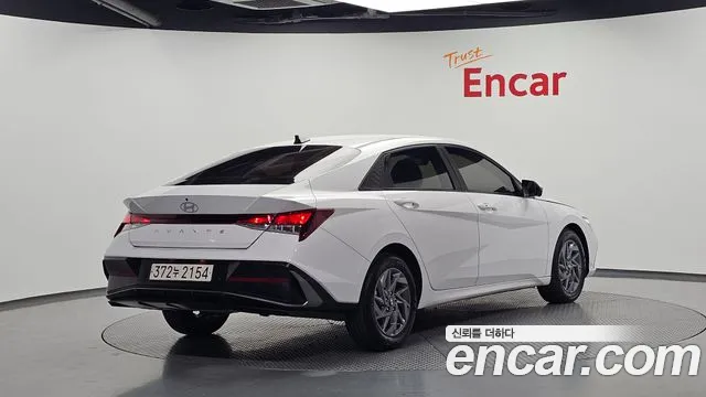 Hyundai Avante — Фото автомобиля 2