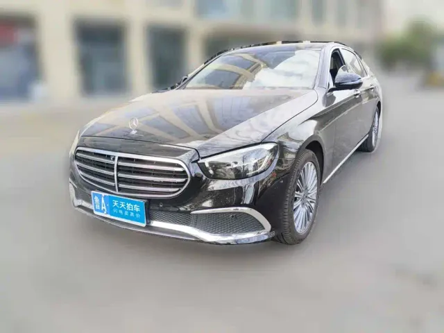 Фотография автомобиля — Mercedes-Benz E-Class