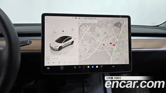 Tesla Model 3 — Фото автомобиля 12