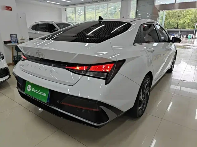 Hyundai Elantra — Фото автомобиля 6
