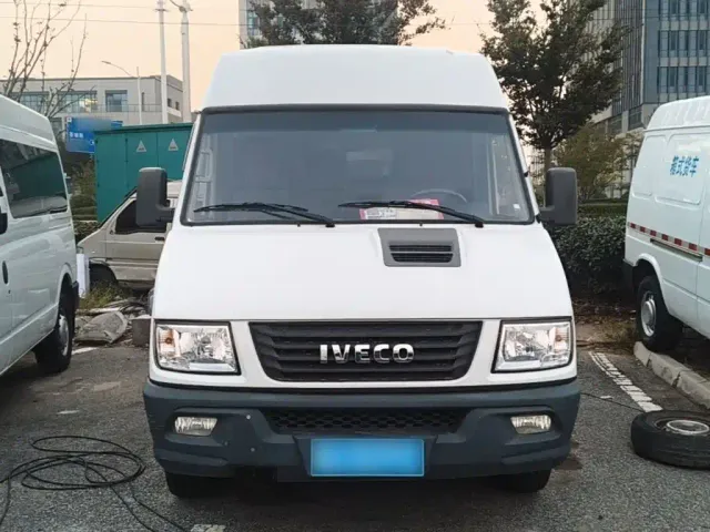 Iveco Daily — Фото автомобиля 2