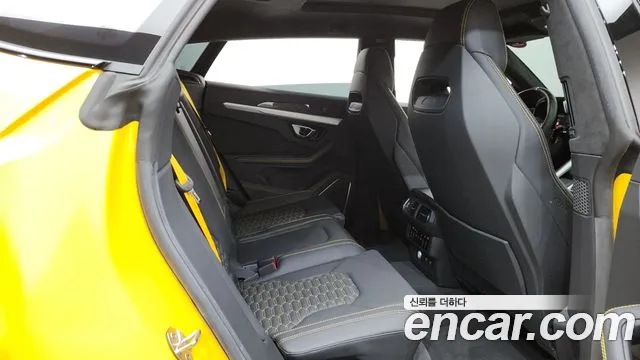 Lamborghini Urus — Фото автомобиля 10