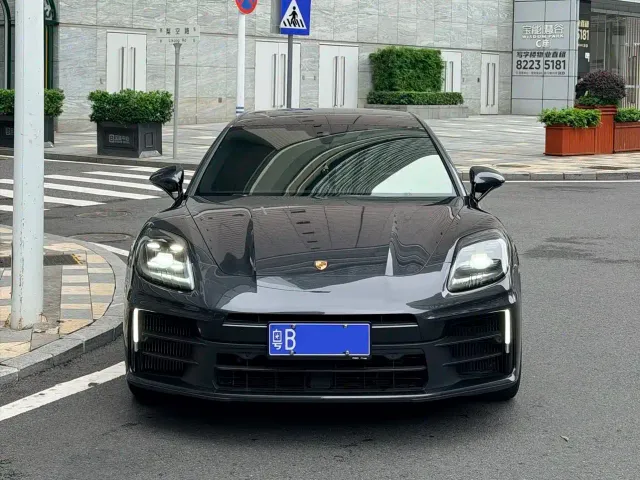 Porsche Panamera — Фото автомобиля 2