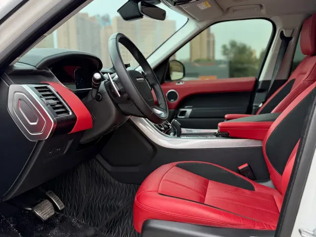 Land Rover Range Rover Sport — Фото автомобиля 4