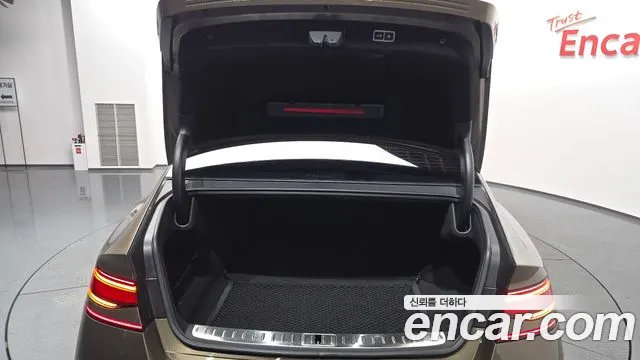 Genesis G90 Бензин 3.5 турбо AWD — Фото автомобиля 20