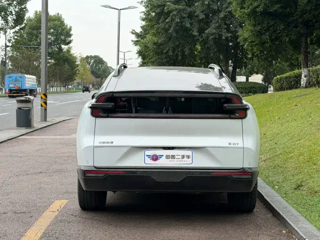 Changan Qiyuan E07 — Фото автомобиля 5