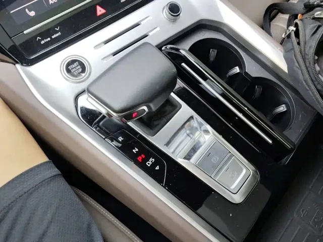 Audi Q6 — Фото автомобиля 13