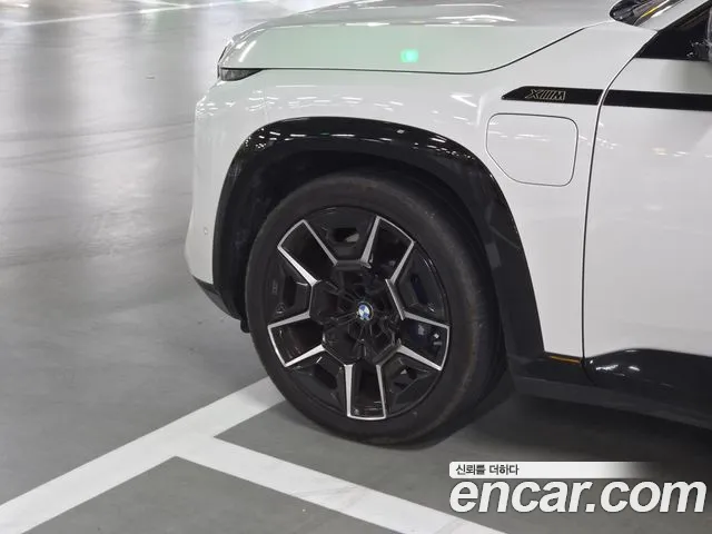 BMW XM — Фото автомобиля 9