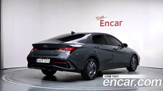 Hyundai Avante CN7 — Фото автомобиля 2