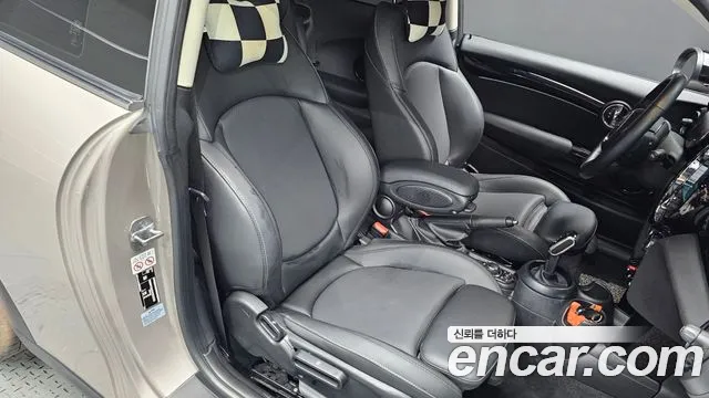 Mini Cooper Cooper Classic Plus Launch Pack — Фото автомобиля 29