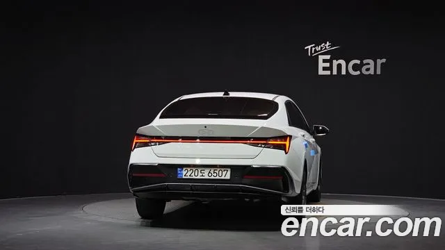 Hyundai Avante CN7 — Фото автомобиля 4
