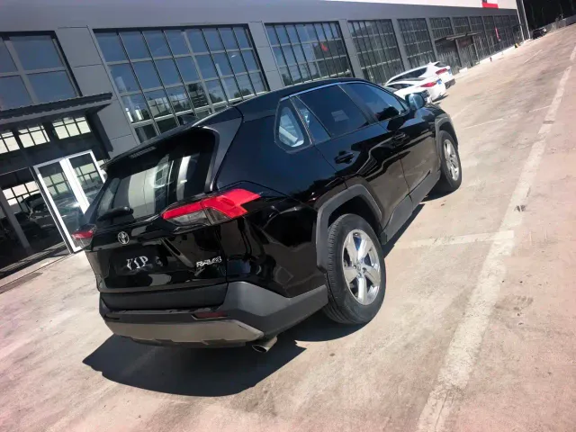 Toyota RAV4 — Фото автомобиля 13