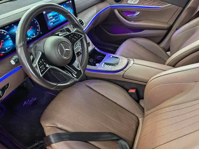 Mercedes-Benz E-Class — Фото автомобиля 16