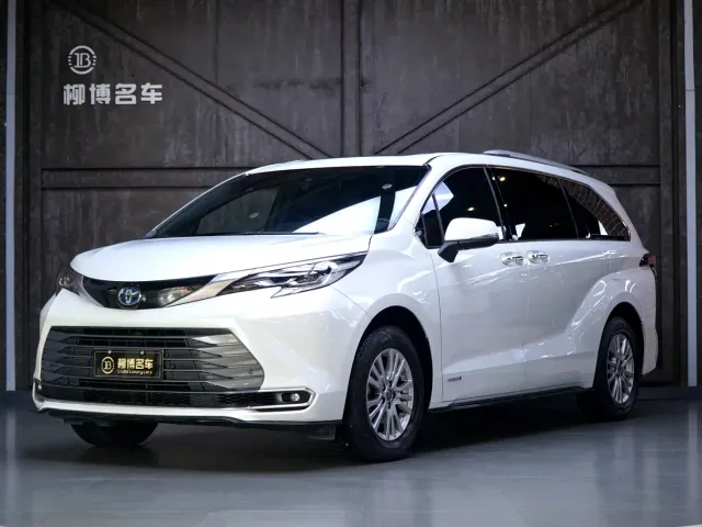 Фотография автомобиля — Toyota Sienna
