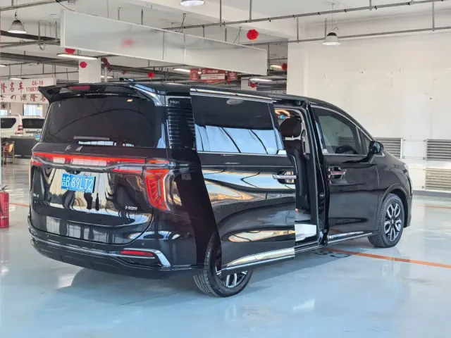 Hongqi HQ9 — Фото автомобиля 9