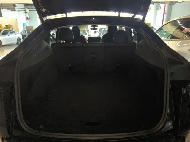 Tesla Model Y — Фото автомобиля 14