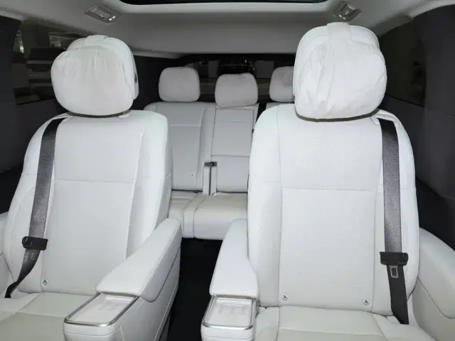 Li Auto MEGA — Фото автомобиля 8