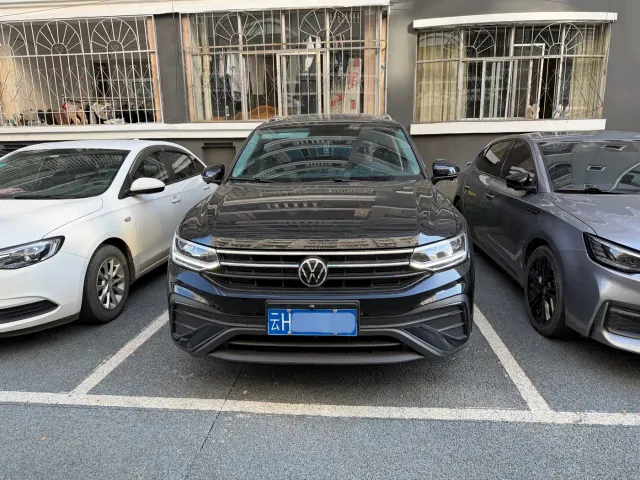 Volkswagen Tiguan L — Фото автомобиля 7