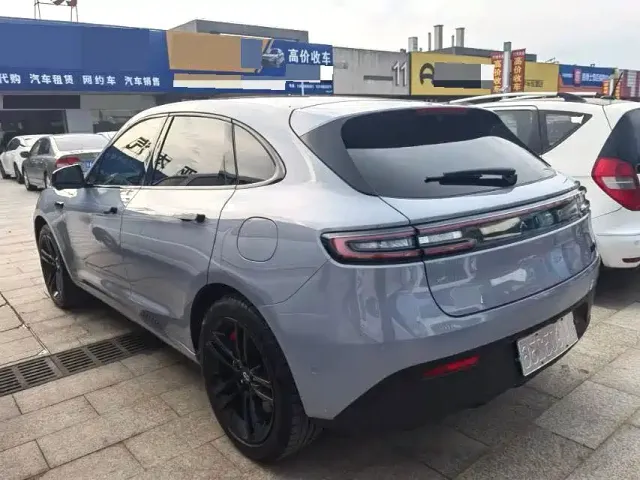 Aito M5 — Фото автомобиля 4