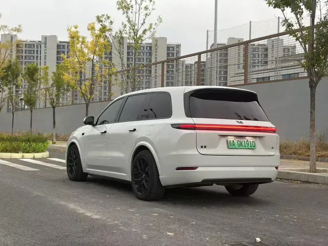 Li Auto L9 — Фото автомобиля 19