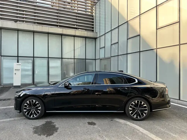 Volvo S90 — Фото автомобиля 5