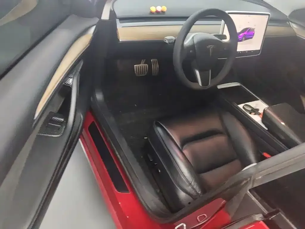 Tesla Model 3 2021 Second Facelift Performance High-Performance AWD Version — Фото автомобиля 15